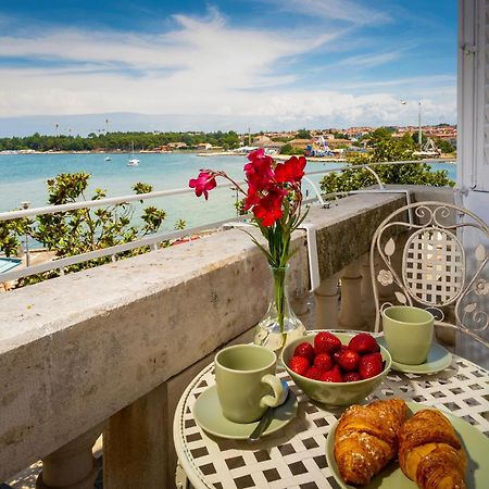 Romeo And Juliet Apartment With Balcony And Sea View Porec Exterior photo